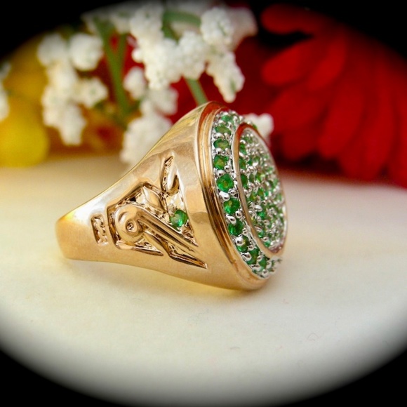 Emerald Cubic Zirconia Engraved Design Men Ring SZ7 18k Gold-Filled - Picture 4 of 5